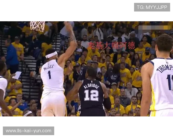 爱德华兹迎面大帽库里，森林狼次节10-0高潮迫近分差